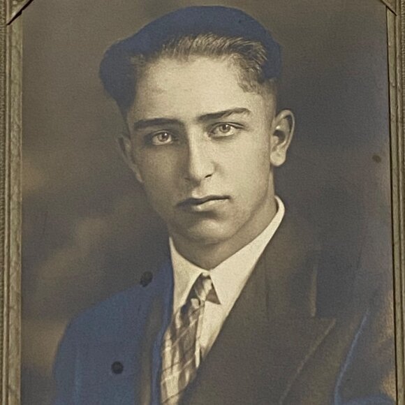 Moody Young Man Vintage Photo Card Townsend Studio Des Moines Iowa Midwest USA - Picture 2 of 5